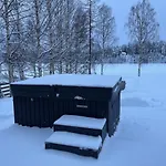 River With Hot Tub And Services * Rovaniemi