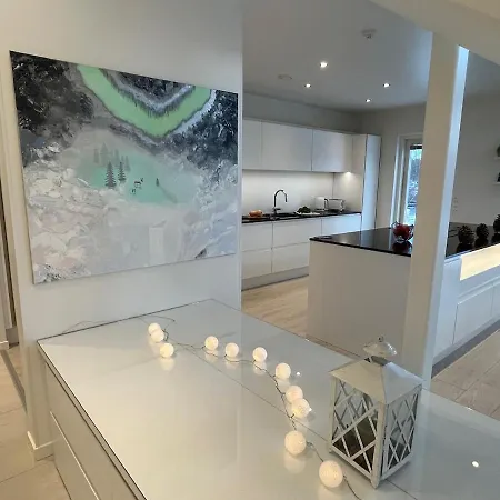 River With Hot Tub And Services Villa
