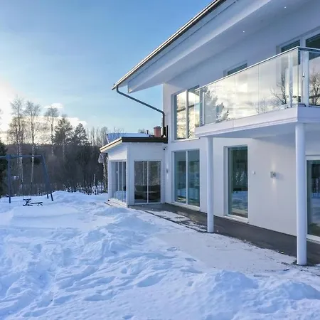 Villa River With Hot Tub And Services Rovaniemi