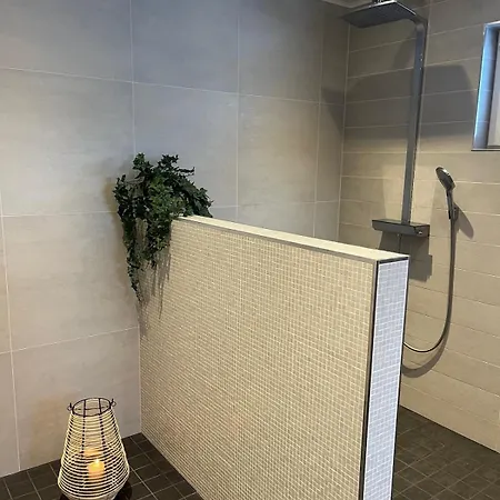 Villa River With Hot Tub And Services Rovaniemi