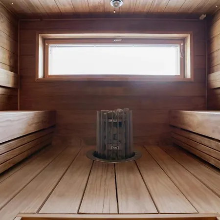 River With Hot Tub And Services Rovaniemi