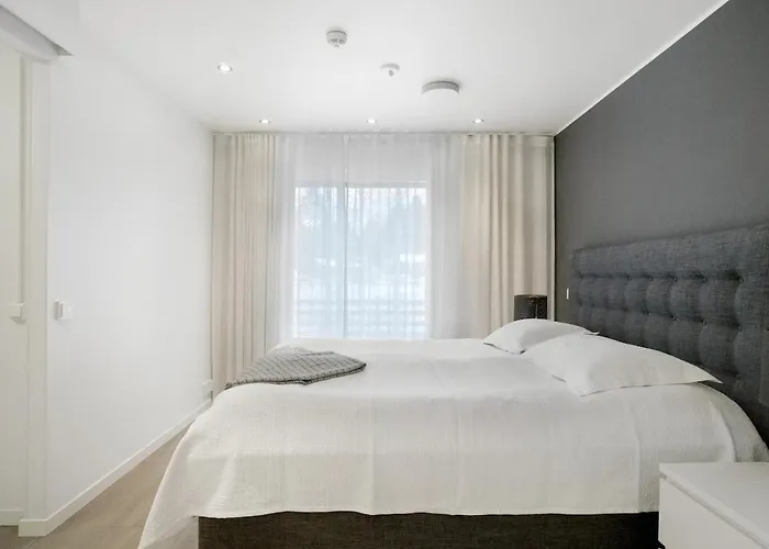 River With Hot Tub And Services Villa *